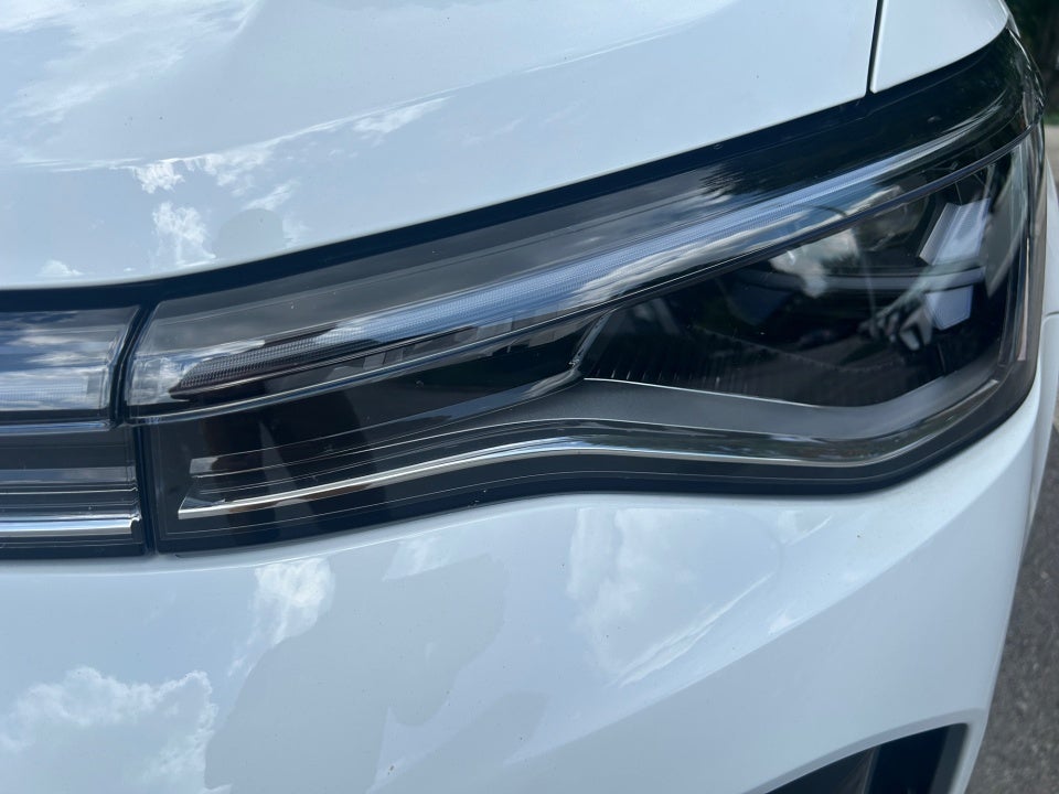 2026 Volkswagen Taos SE Black