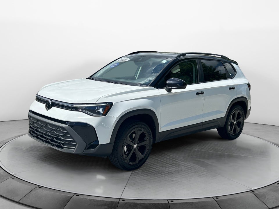 2026 Volkswagen Taos SE Black
