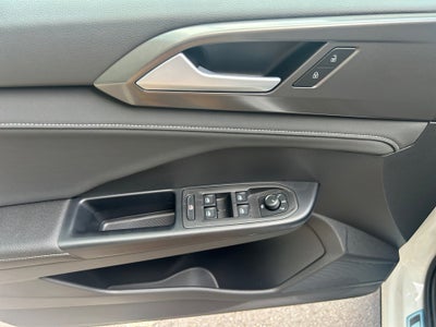2026 Volkswagen Taos SE Black
