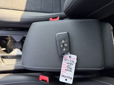 2026 Volkswagen Taos SE Black