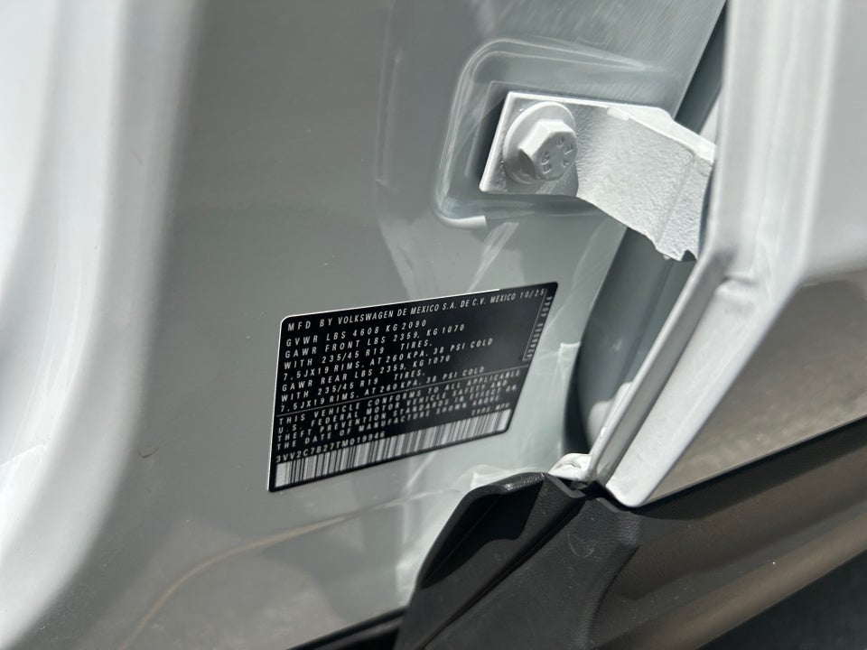 2026 Volkswagen Taos SE Black