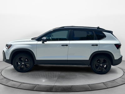 2026 Volkswagen Taos SE Black