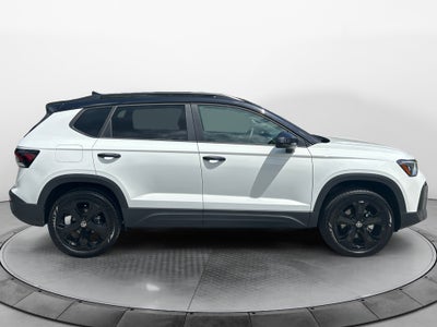 2026 Volkswagen Taos SE Black
