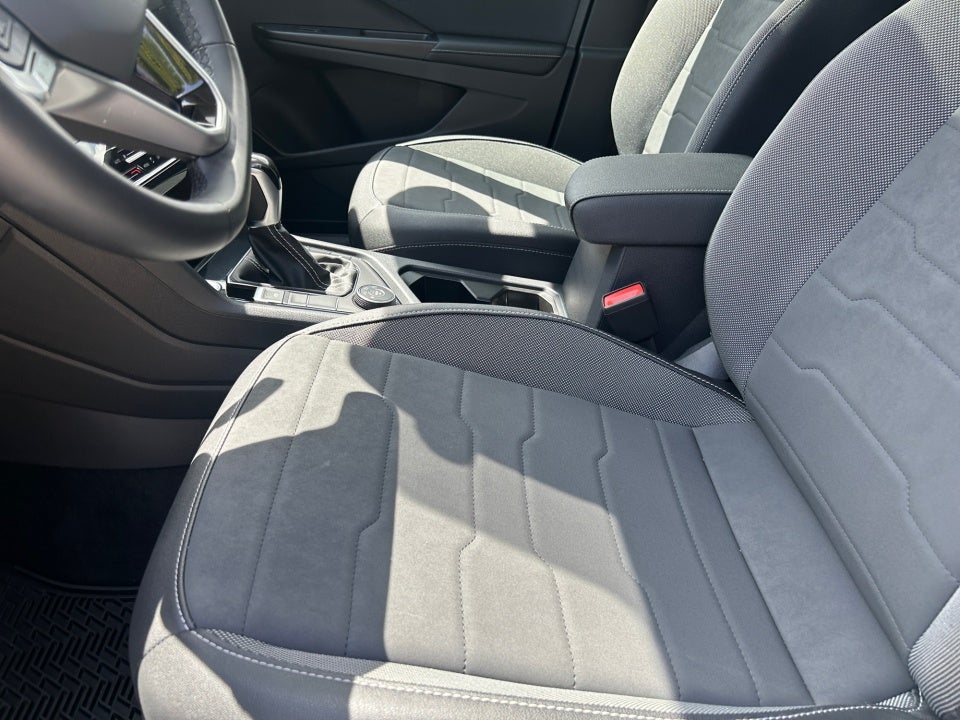2026 Volkswagen Taos SE Black