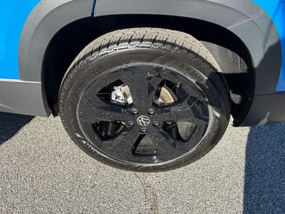 2026 Volkswagen Taos SE Black
