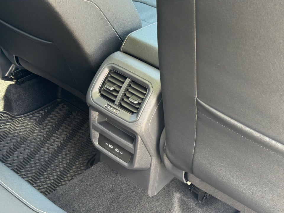 2026 Volkswagen Taos SEL