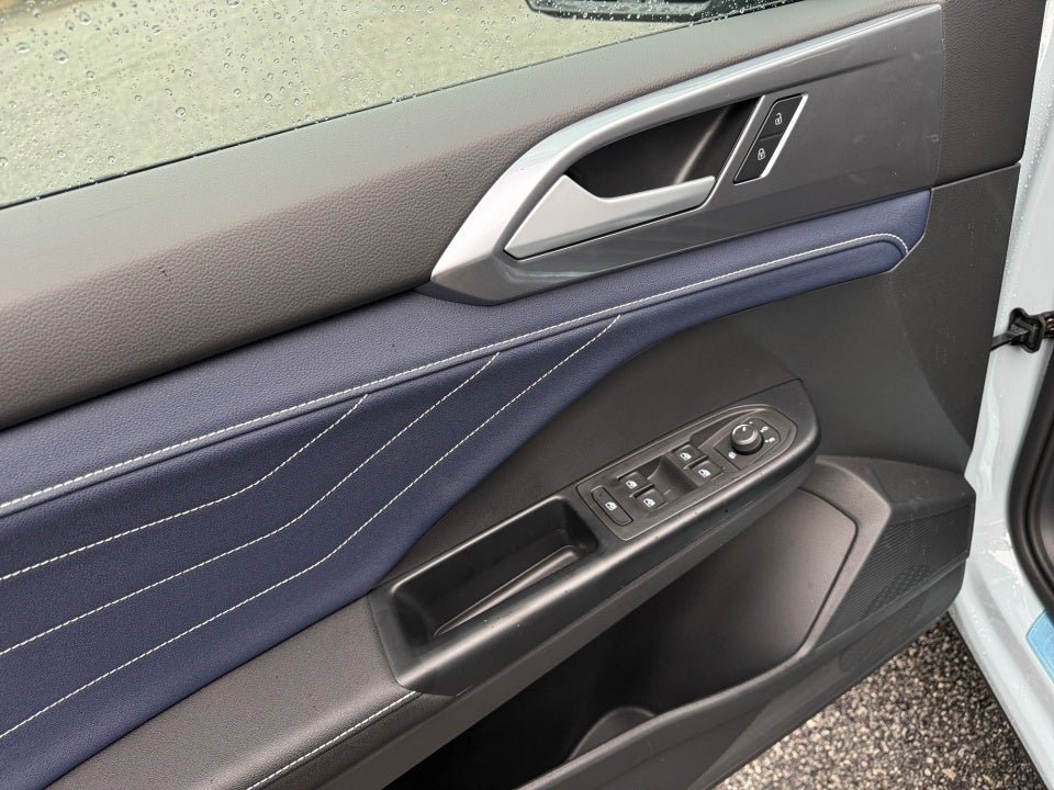 2027 Volkswagen Taos SEL
