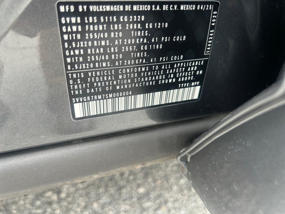 2025 Volkswagen Tiguan SE R-Line Black
