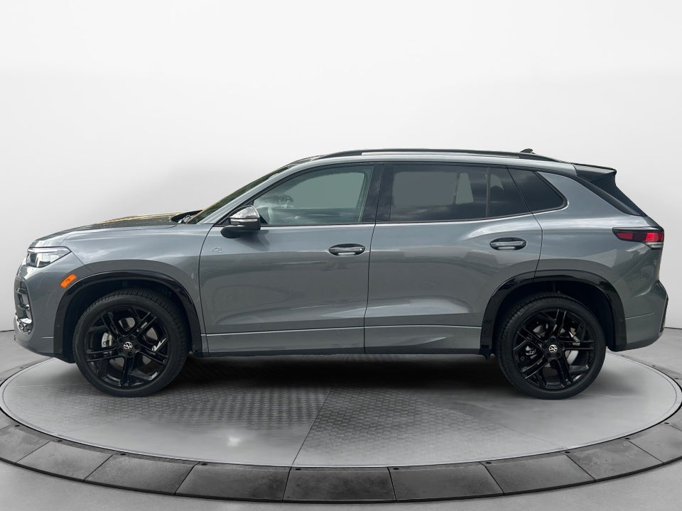 2025 Volkswagen Tiguan SE R-Line Black