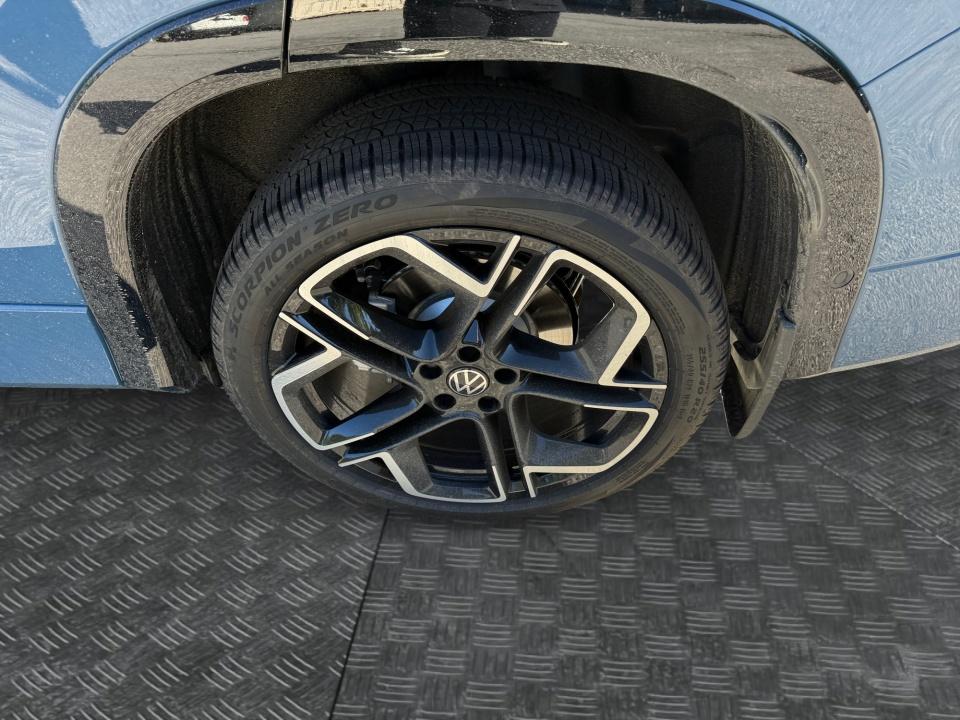 2026 Volkswagen Tiguan SEL R-Line Turbo