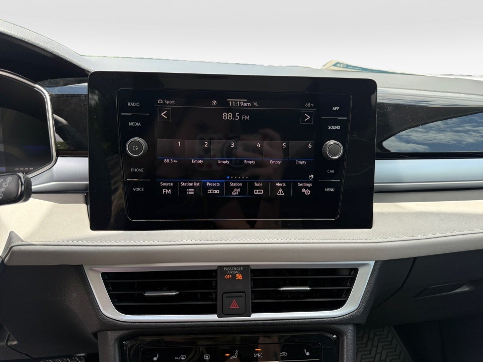 2026 Volkswagen Taos SE