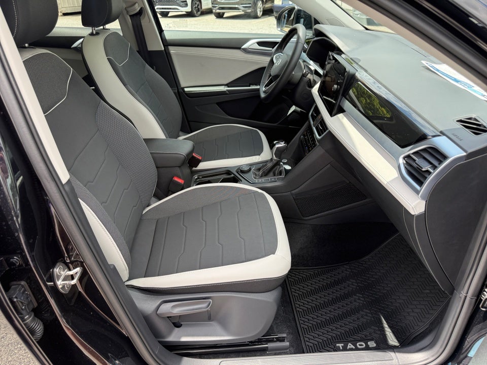 2026 Volkswagen Taos SE