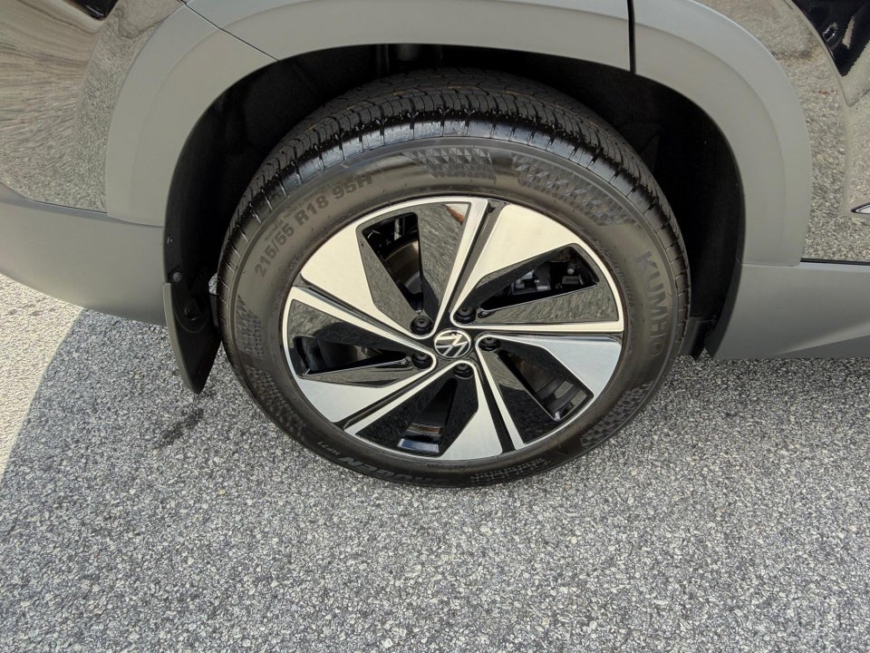 2026 Volkswagen Taos SE