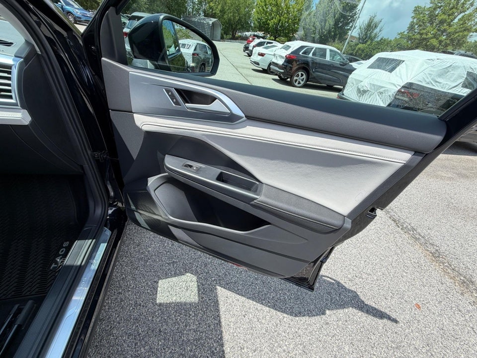 2026 Volkswagen Taos SE