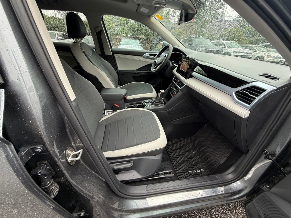 2026 Volkswagen Taos SE