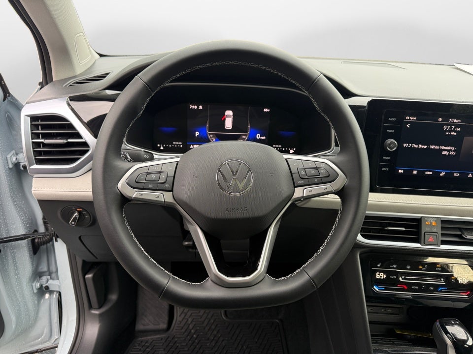 2027 Volkswagen Taos SE