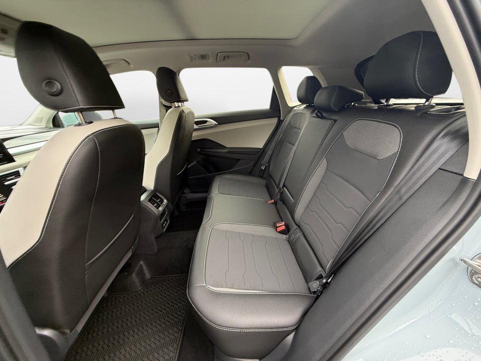 2027 Volkswagen Taos SE