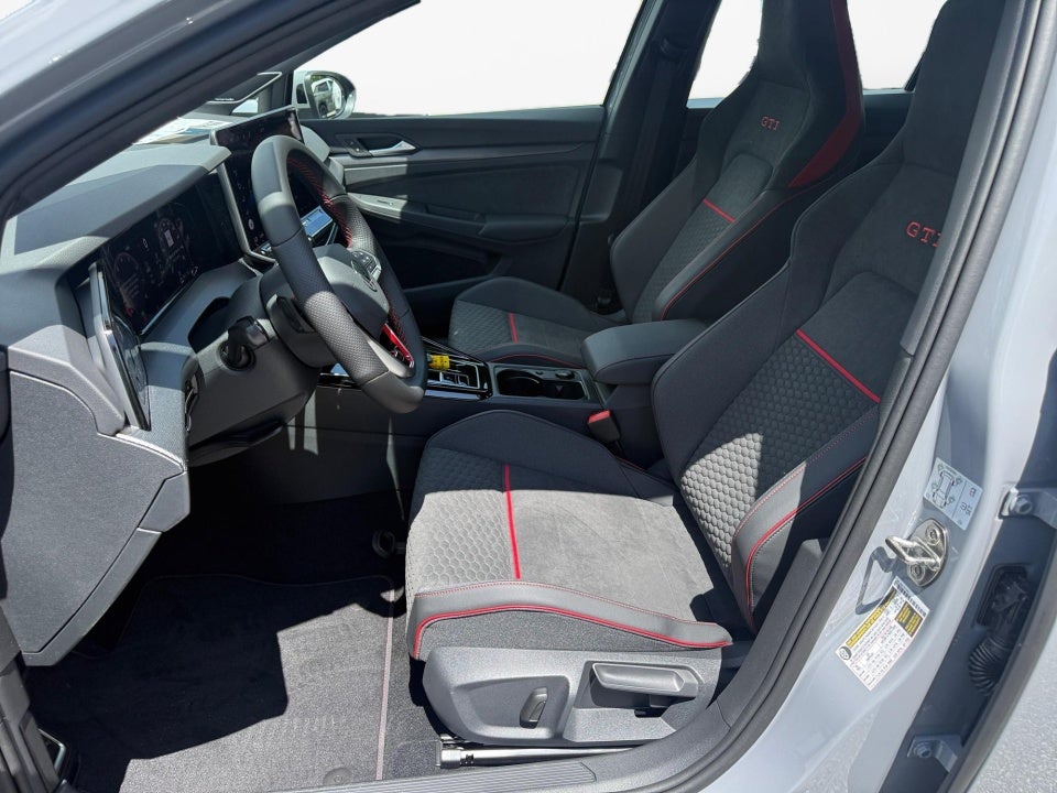 2026 Volkswagen Golf GTI SE