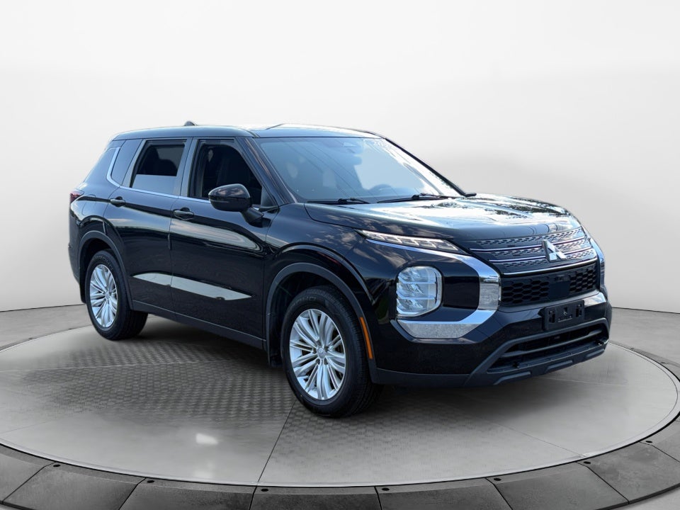 2022 Mitsubishi Outlander ES
