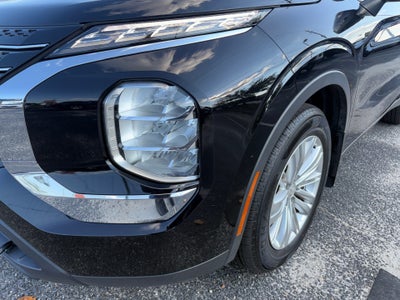 2022 Mitsubishi Outlander ES