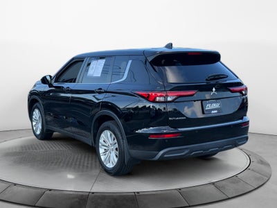 2022 Mitsubishi Outlander ES