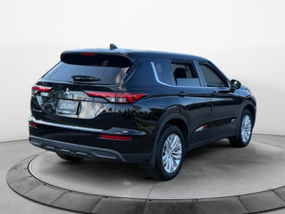 2022 Mitsubishi Outlander ES