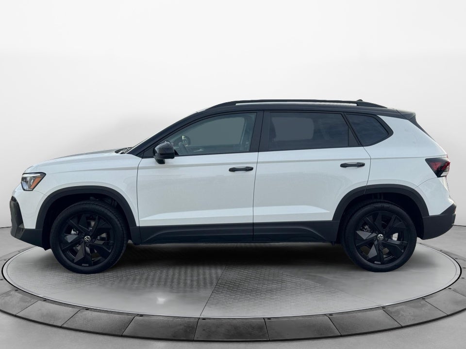 2026 Volkswagen Taos SE Black