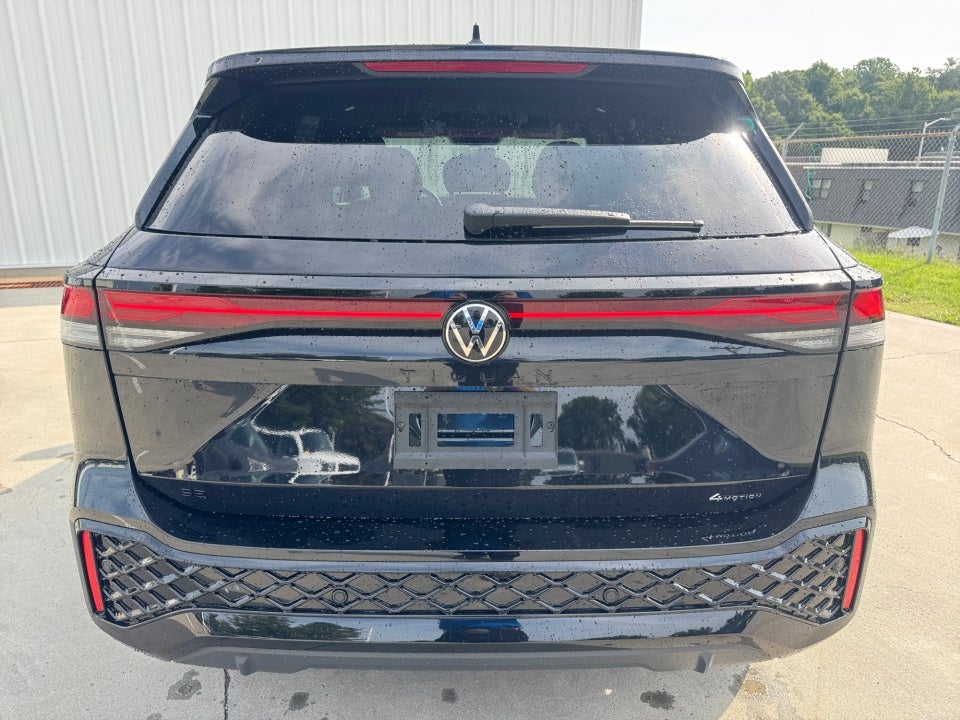 2026 Volkswagen Tiguan SE R-Line Black