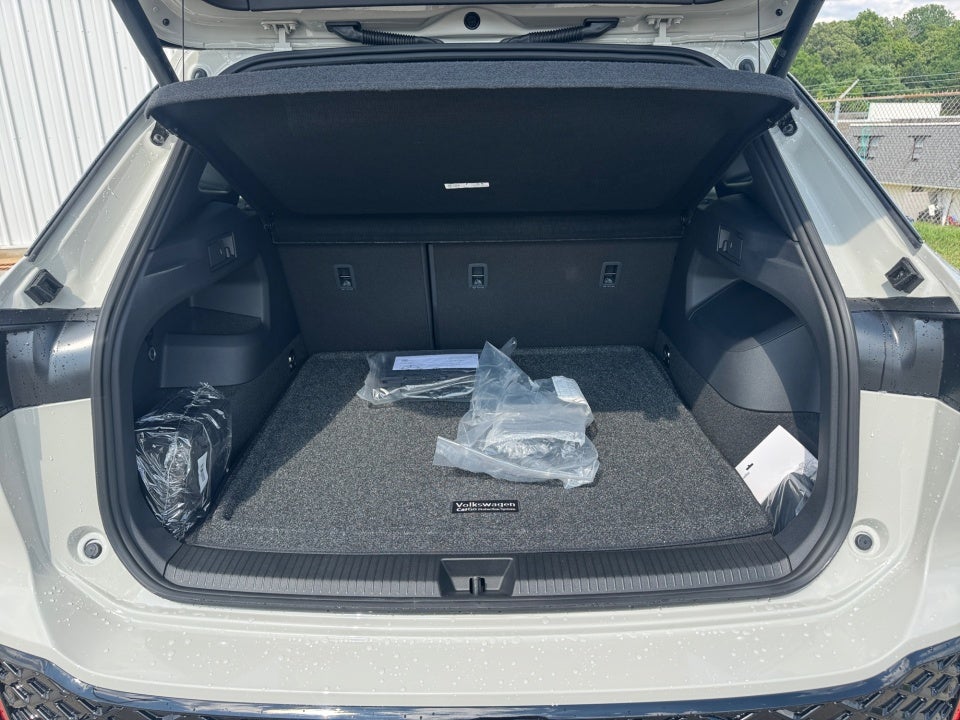 2026 Volkswagen Tiguan SEL R-Line Turbo