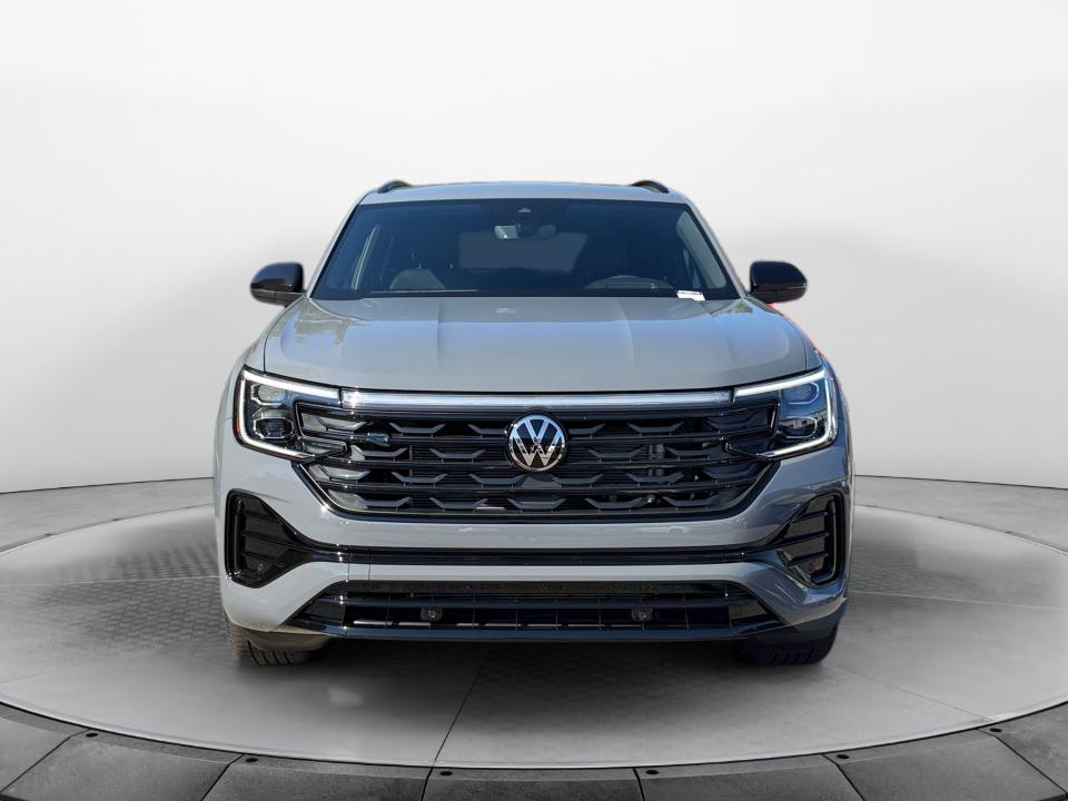 2026 Volkswagen Atlas Cross Sport 2.0T SEL R-Line Black