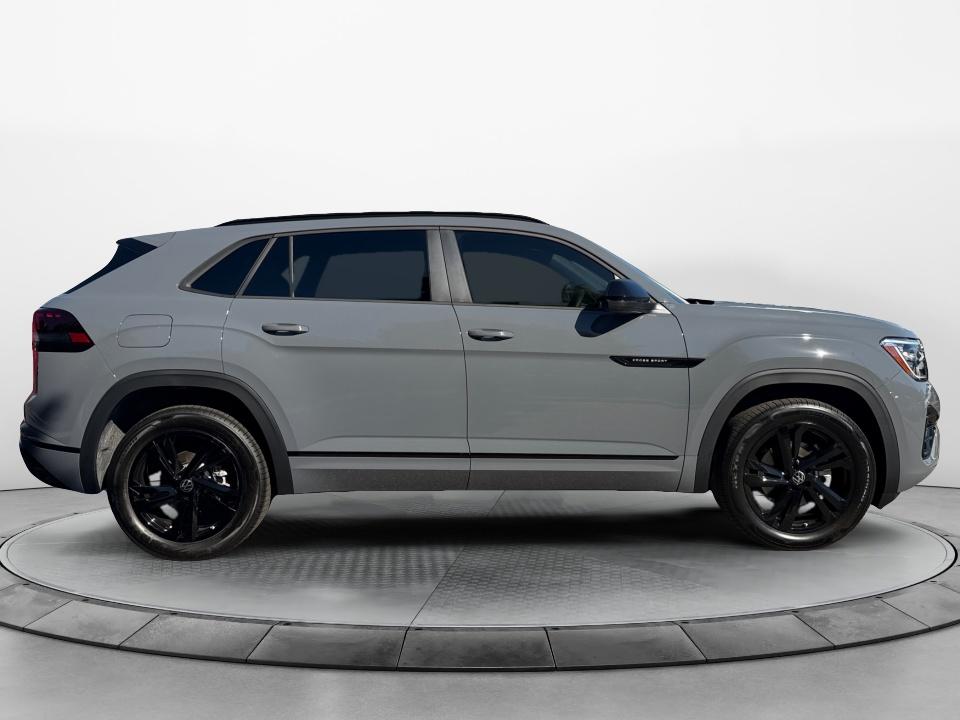 2026 Volkswagen Atlas Cross Sport 2.0T SEL R-Line Black