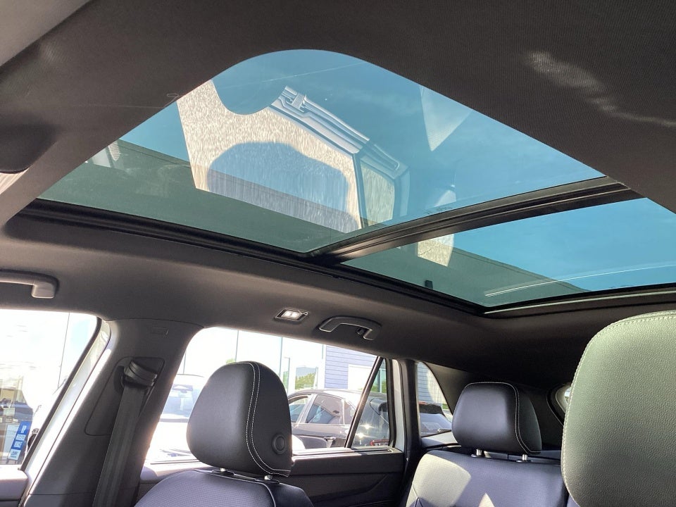 2026 Volkswagen Atlas Cross Sport SEL R-Line Black