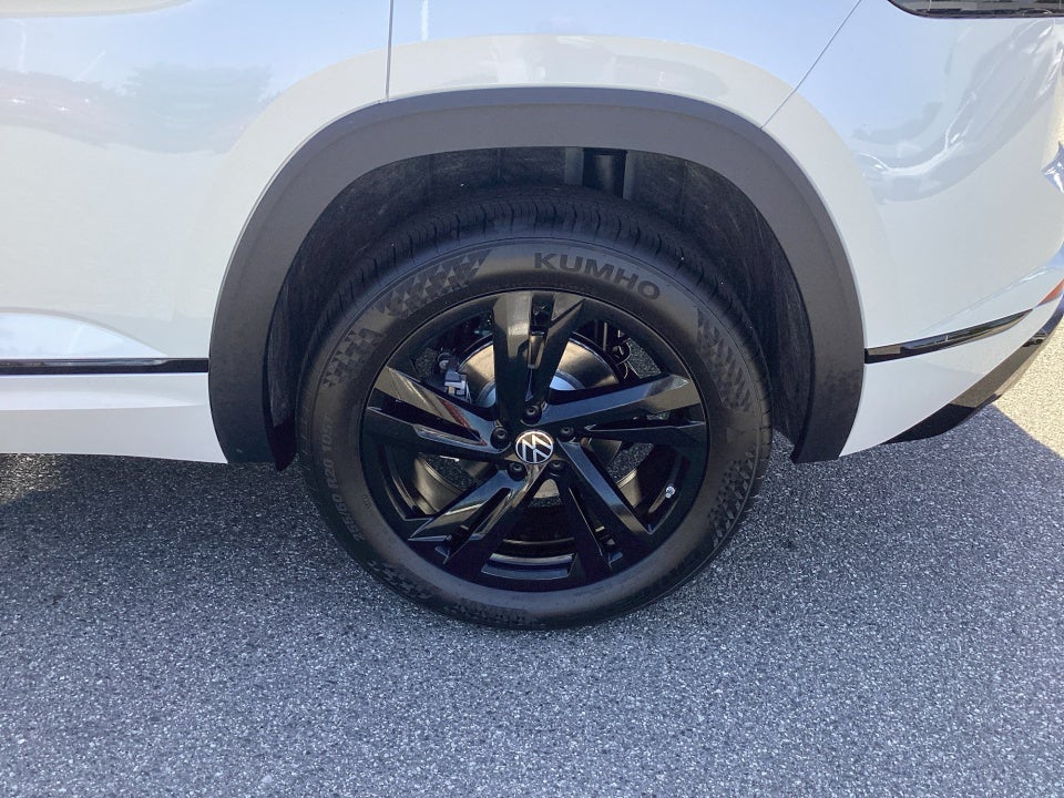 2026 Volkswagen Atlas Cross Sport SEL R-Line Black