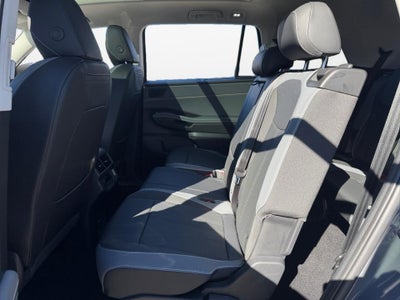 2027 Volkswagen Atlas SE w/Technology