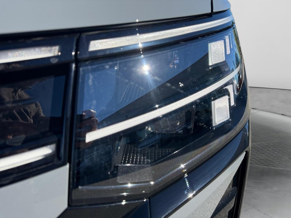 2027 Volkswagen Atlas SE w/Technology