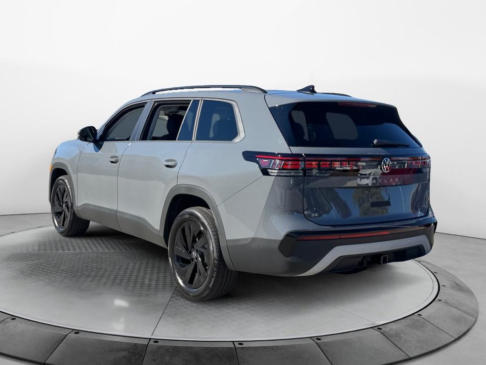 2027 Volkswagen Atlas SE w/Technology