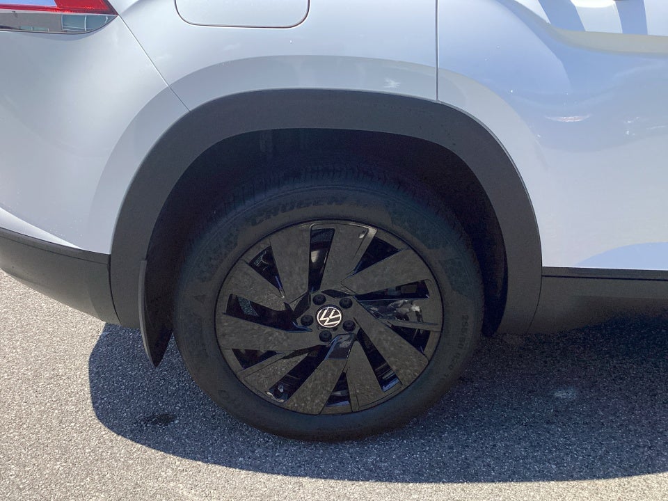 2026 Volkswagen Atlas Cross Sport SE with Technology