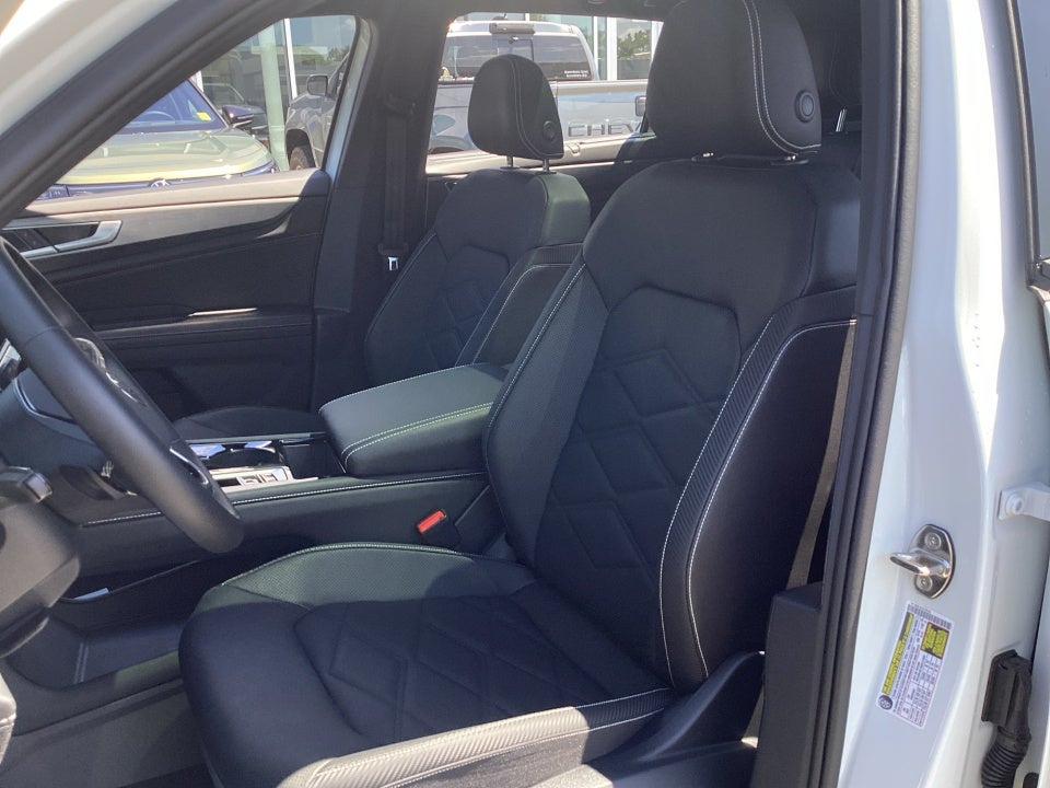 2026 Volkswagen Atlas Cross Sport SE with Technology