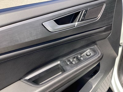 2026 Volkswagen Atlas Cross Sport SE with Technology