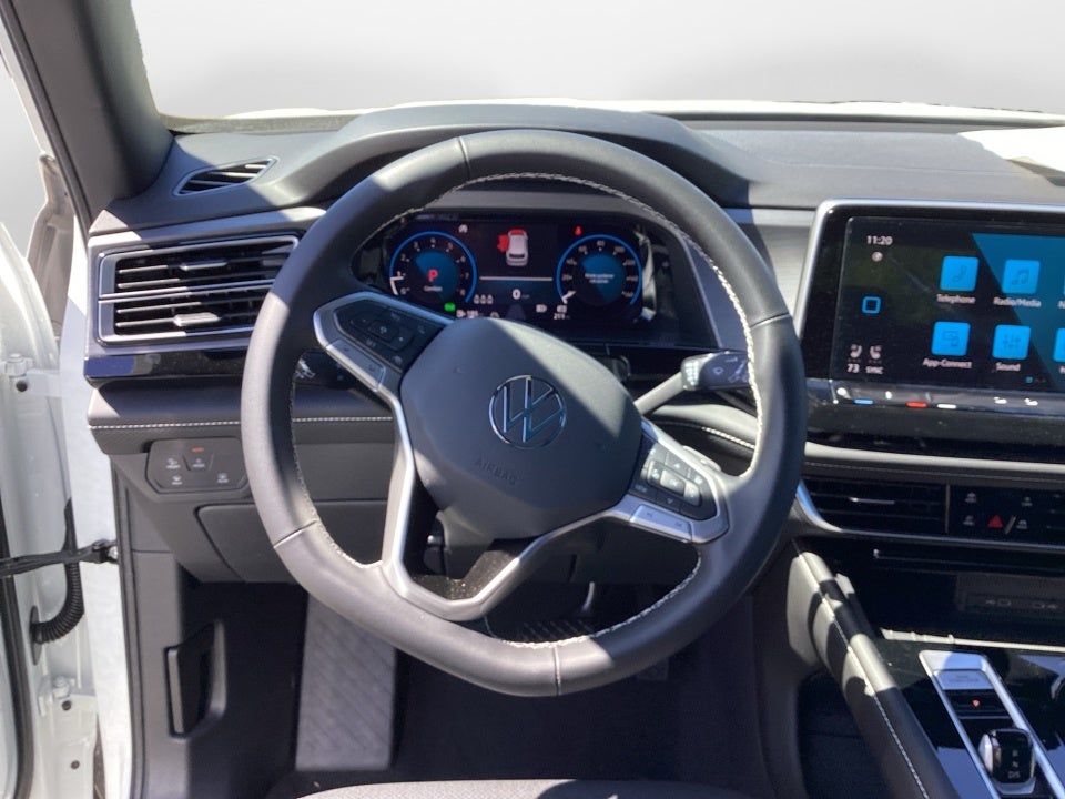 2026 Volkswagen Atlas Cross Sport SE with Technology
