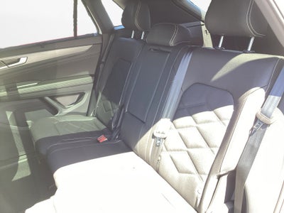 2026 Volkswagen Atlas Cross Sport SE with Technology
