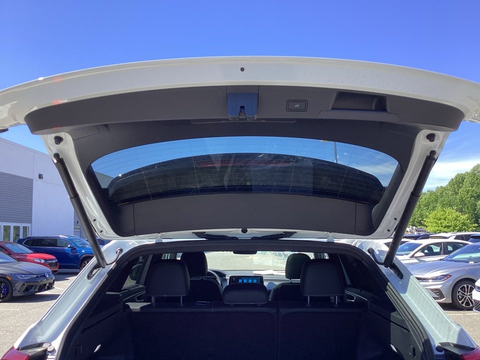 2026 Volkswagen Atlas Cross Sport SE with Technology