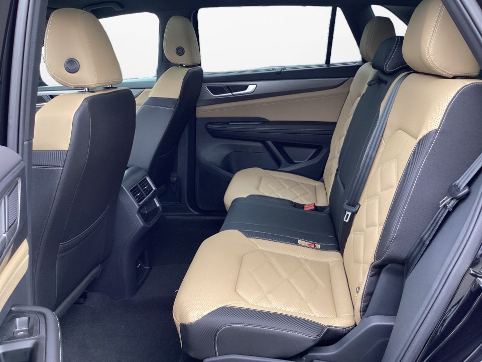 2026 Volkswagen Atlas Cross Sport SE with Technology