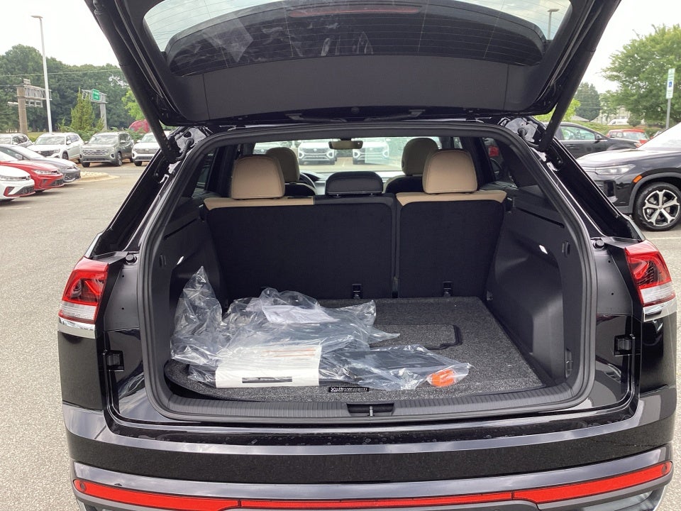 2026 Volkswagen Atlas Cross Sport SE with Technology