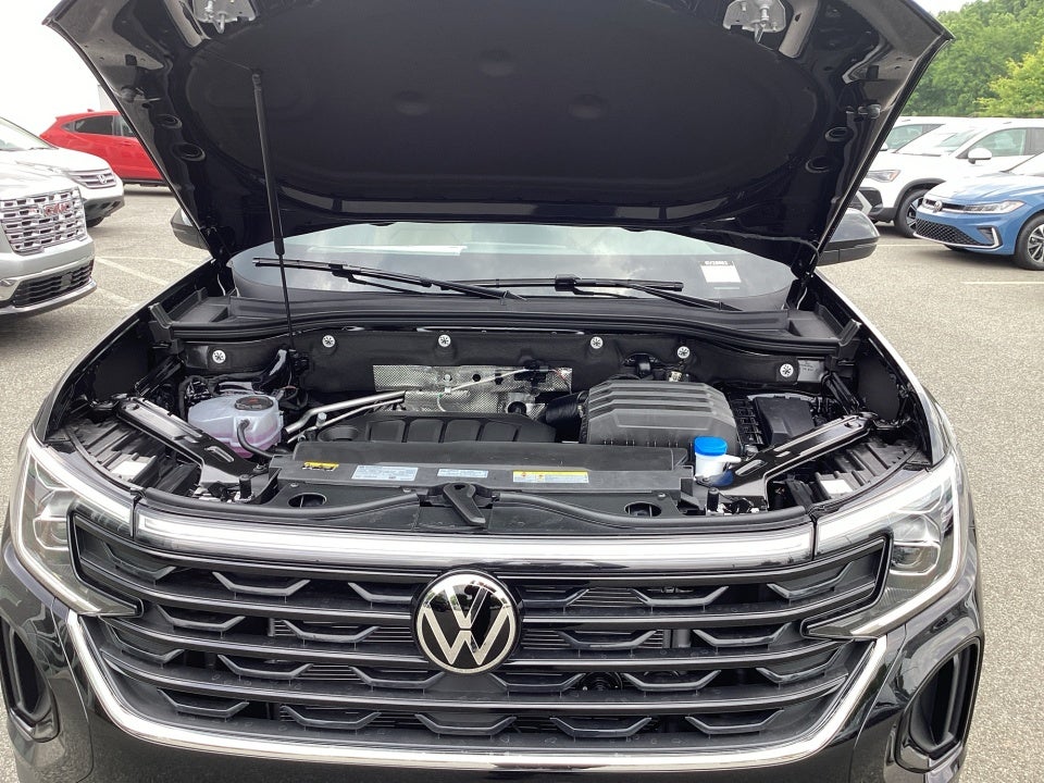 2026 Volkswagen Atlas Cross Sport SE with Technology