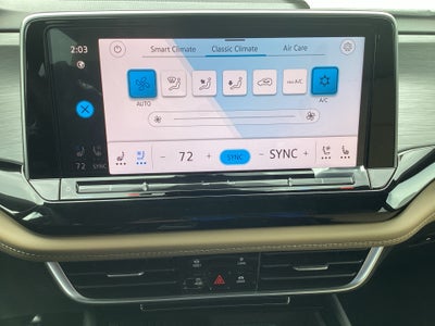 2026 Volkswagen Atlas Cross Sport SE with Technology