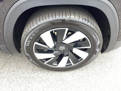 2026 Volkswagen Atlas Cross Sport SE with Technology