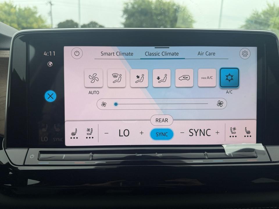 2026 Volkswagen Atlas SE w/Tech - Photo 18