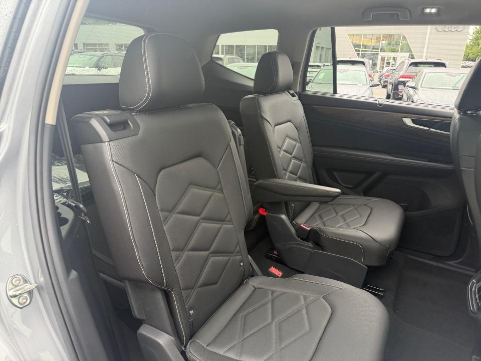 2026 Volkswagen Atlas SE w/Tech - Photo 29