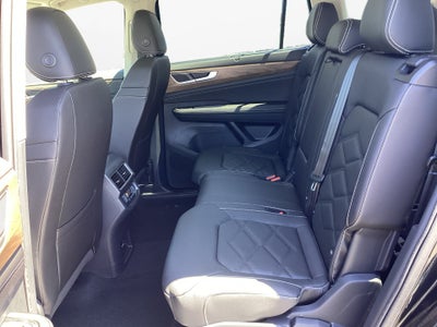 2026 Volkswagen Atlas SE with Technology